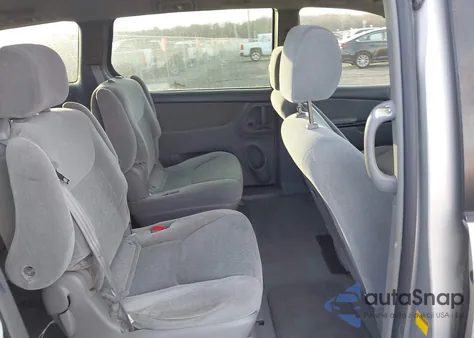 2004 Toyota Sienna Ce z USA, uszkodzony, nr VIN 5TDZA23C14S195518